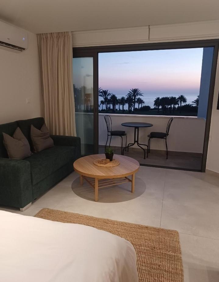 Terrazza Suites Pafos Exterior foto